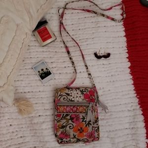 Vera Bradley crossbody in Tea Garden